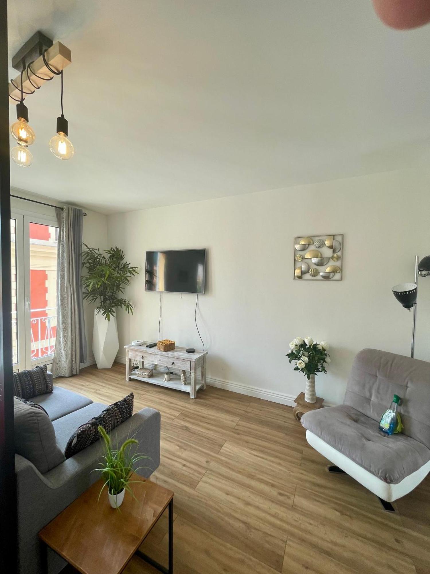 Le Verlaine, Studio En Centre Ville A Deux Minutes Des Plages Mentone Esterno foto